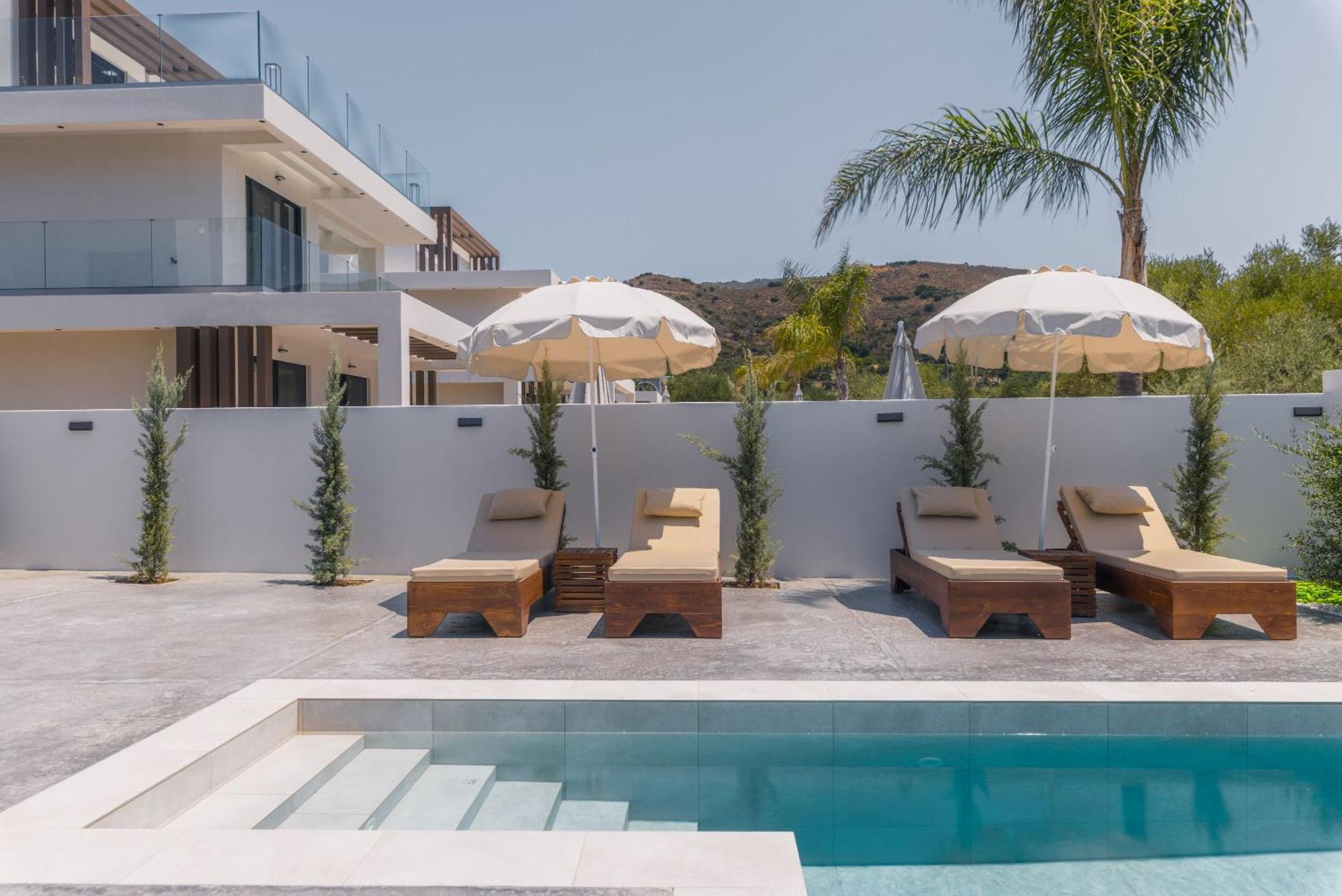 Infinity - Private Pool, Close To Centre, By Zantewize Villa