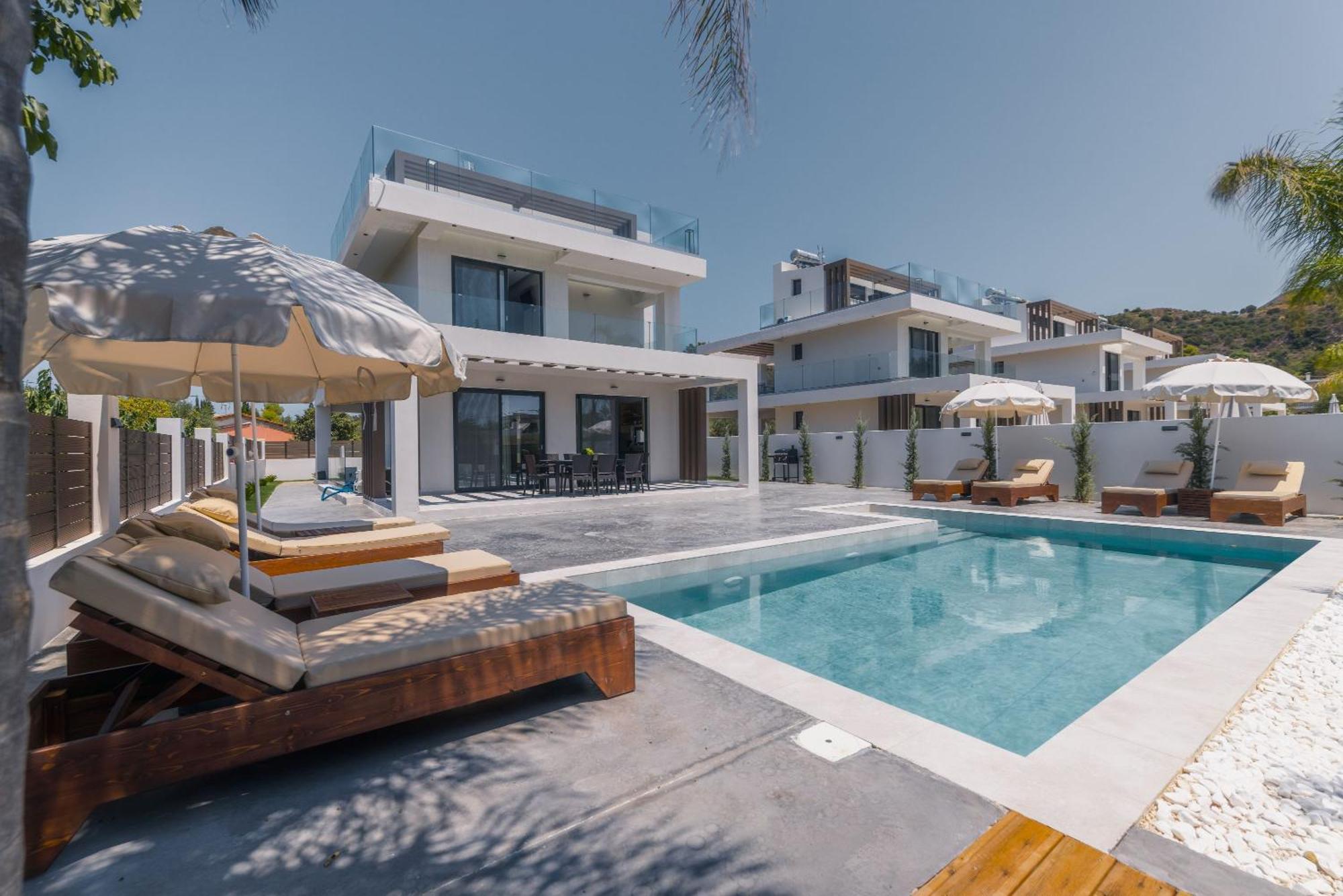 Villa Infinity - Private Pool, Close To Centre, By Zantewize *
